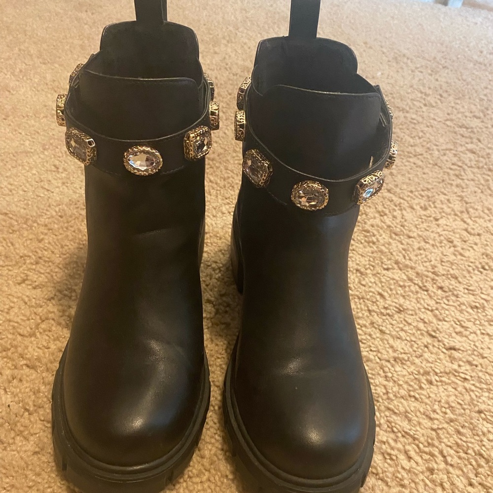 Ankle boots